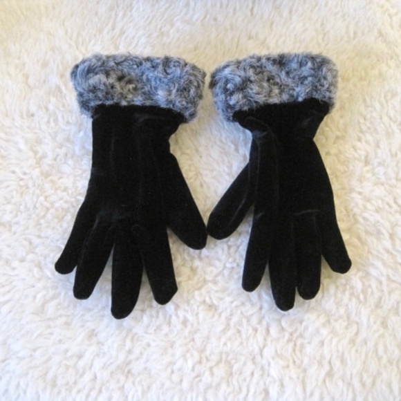 Black Velvet Gloves W/Faux Fur Cuffs - Picture 1 of 4